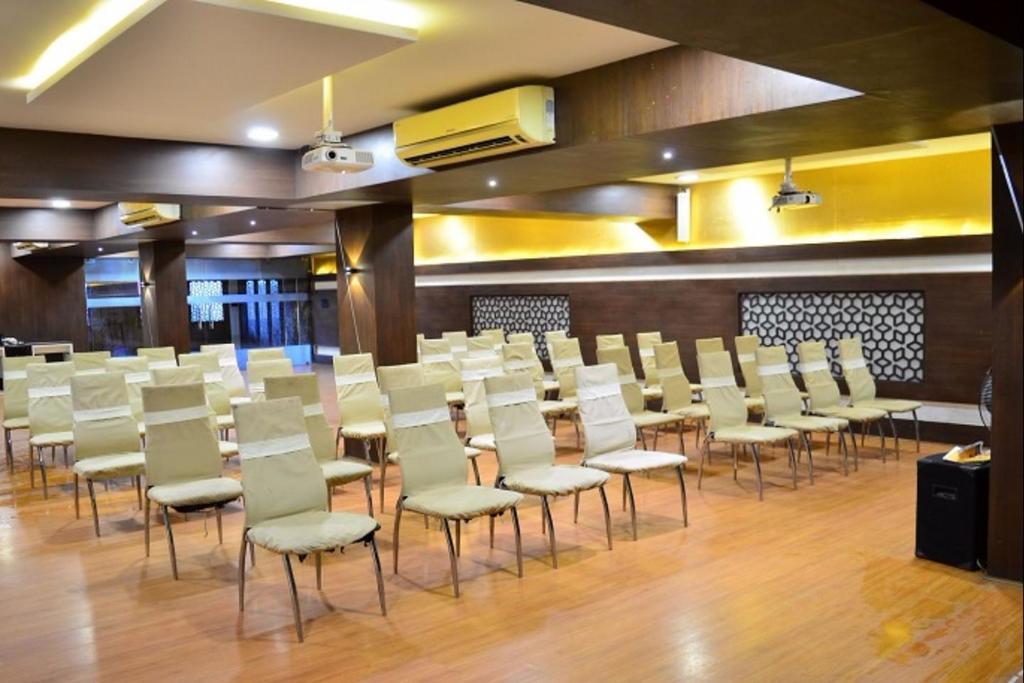 The Royal Inn Udaipur Exterior photo