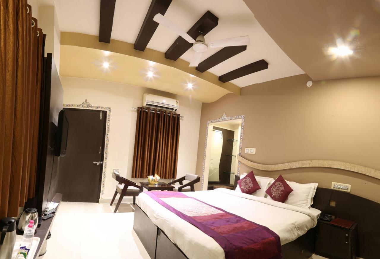 The Royal Inn Udaipur Exterior photo
