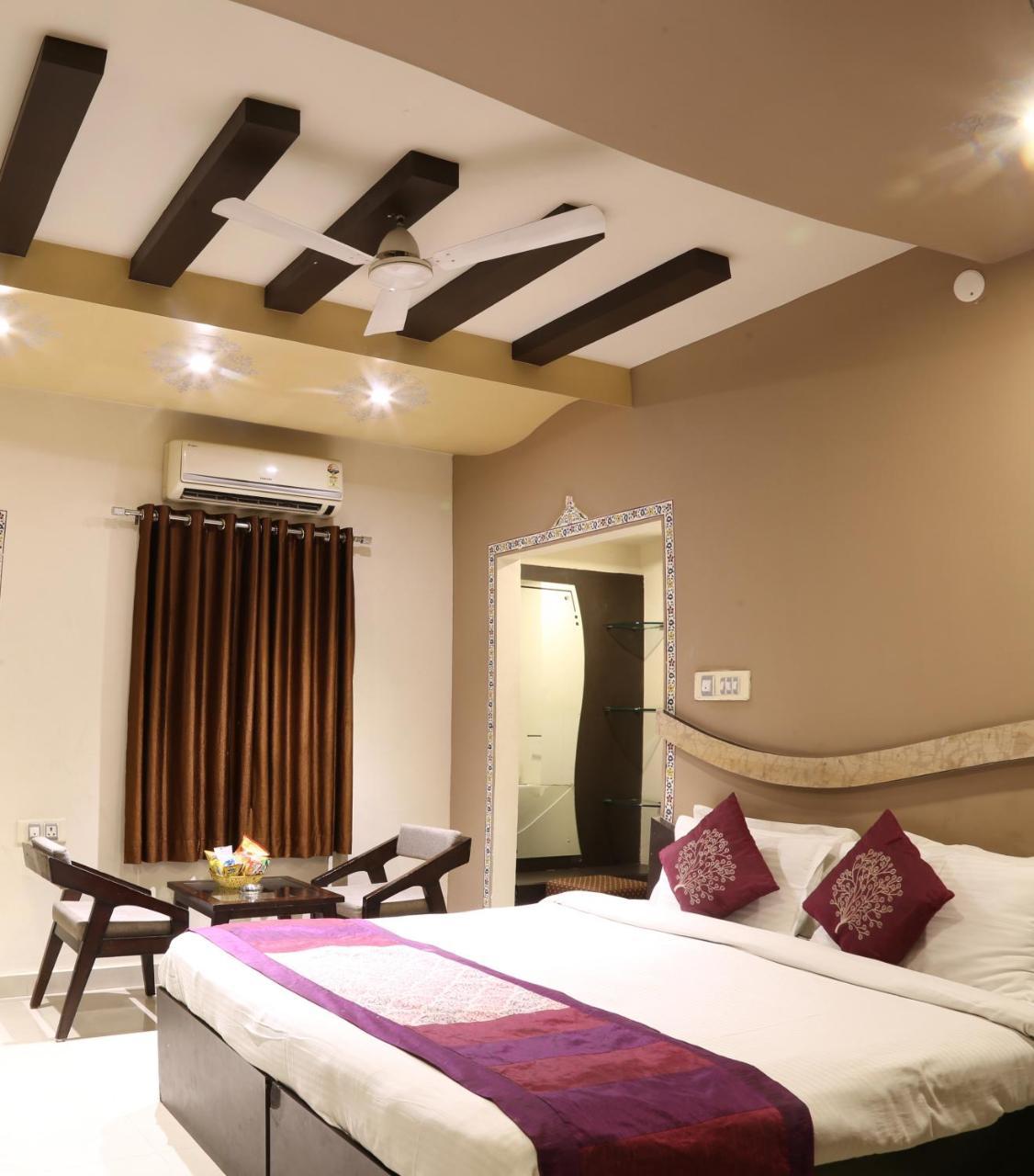 The Royal Inn Udaipur Exterior photo