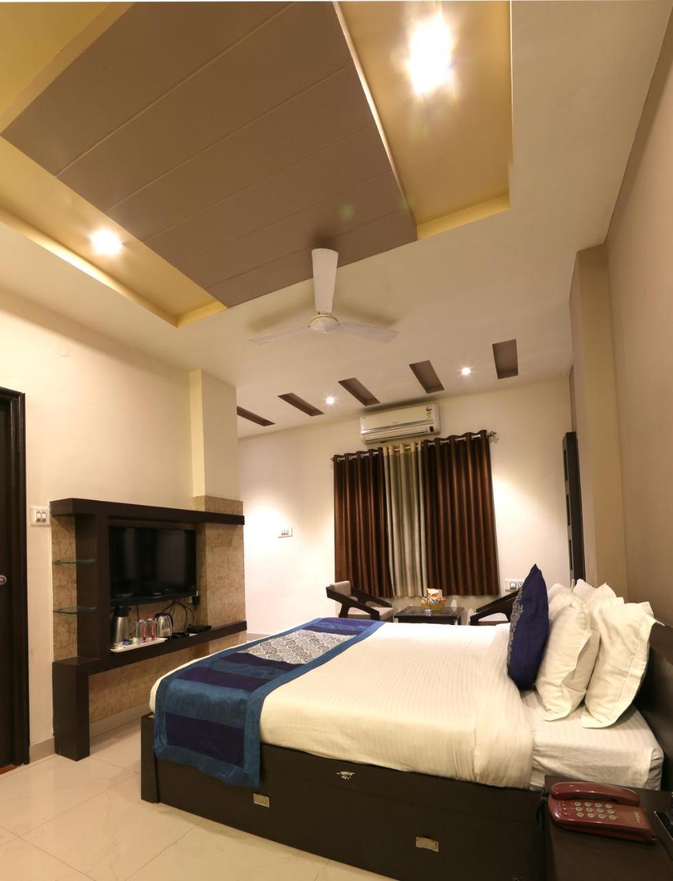 The Royal Inn Udaipur Exterior photo