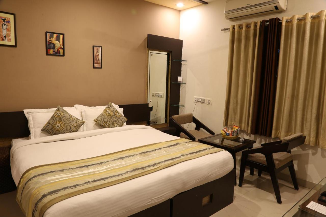 The Royal Inn Udaipur Exterior photo