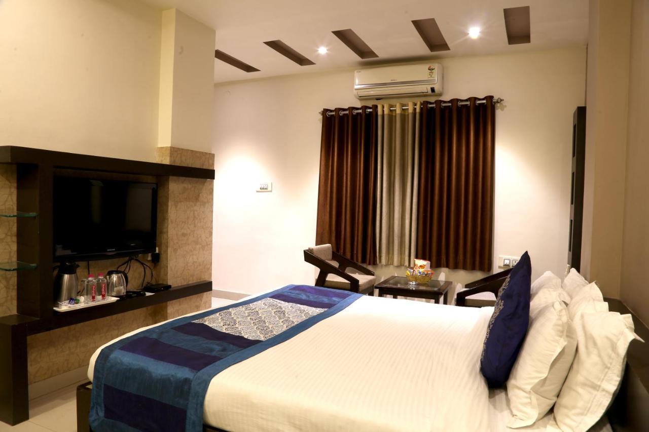 The Royal Inn Udaipur Exterior photo